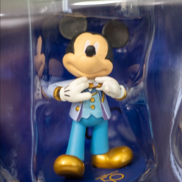 Set of 8 Characters Disney 50th anniversary - Picture 7 of 9